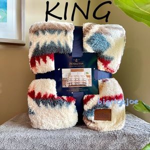 NEW Pendleton White Sand KING Sherpa Blanket